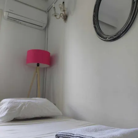 Center First Floor * İstanköy