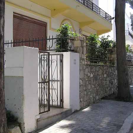 Center First Floor Apartman Kosz